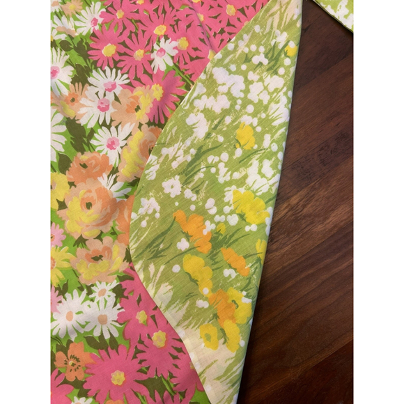 Vintage Half Apron Pink Flowers Organza with a White And Yellow Flowers- ￼ Retro - Picture 2 of 5